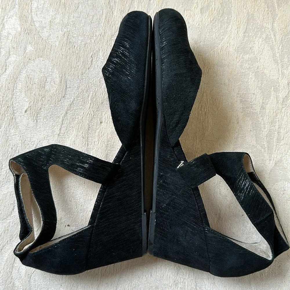 SACHA LONDON SUEDE SHEEN‎ ANKLE STRAP WEDGE SHOE​​​